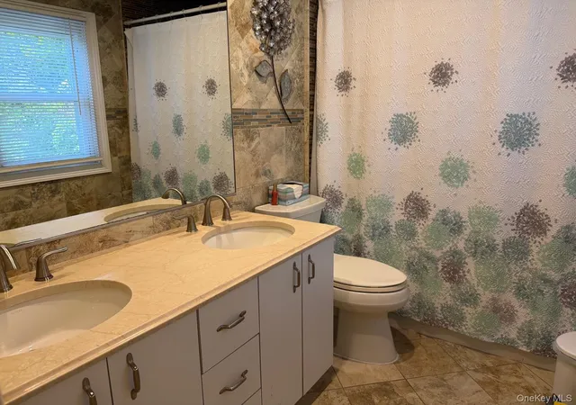 Photo 4 of Single family home for sale at 304 Dare Rd, Brookhaven, NY 11784 | MLS# 1051296 | Listing updated on 2026-09-21