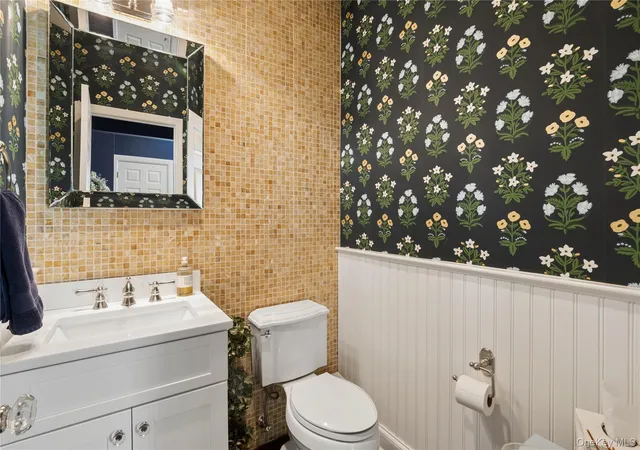 Photo 4 of Single family home for sale at 14 Esmond Ave, Huntington, NY 11747 | MLS# 1051306 | Listing updated on 2026-10-01