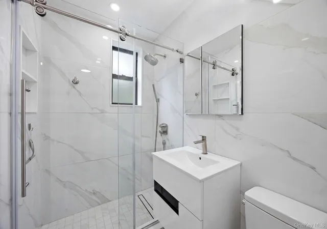 Photo 3 of Condo for sale at 25 34 Crescent St #2K, New York, NY 11102 | MLS# 1051307 | Listing updated on 2026-09-16