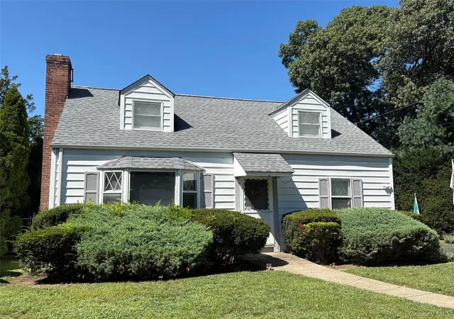 Photo 1 of Single family home for sale at 111 King St, Hempstead, NY 11565 | MLS# 1051313 | Listing updated on 2026-09-19