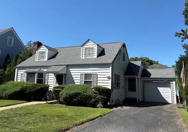 Photo 2 of Single family home for sale at 111 King St, Hempstead, NY 11565 | MLS# 1051313 | Listing updated on 2026-09-19