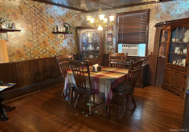 Photo 4 of Single family home for sale at 111 King St, Hempstead, NY 11565 | MLS# 1051313 | Listing updated on 2026-09-19