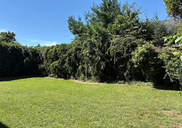 Photo 10 of Single family home for sale at 111 King St, Hempstead, NY 11565 | MLS# 1051313 | Listing updated on 2026-10-08