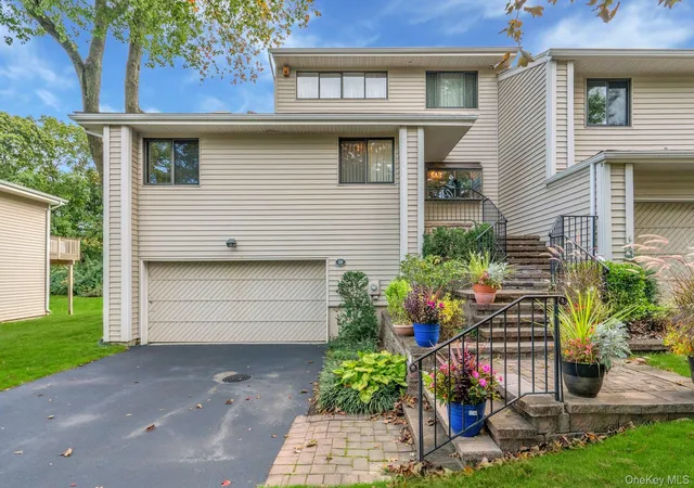 Photo 1 of Condo for sale at 60 Chestnut Ln, Oyster Bay, NY 11797 | MLS# 1051323 | Listing updated on 2026-10-04