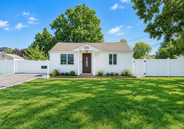 Single family home for sale at 370 Grand Blvd, Babylon, NY 11729 | MLS# 1051327