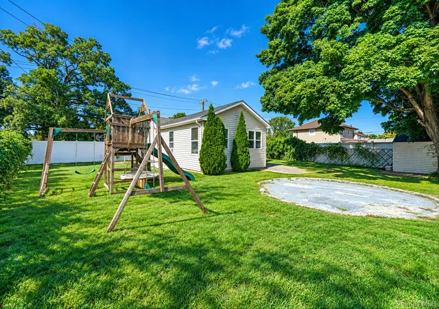 Photo 2 of Single family home for sale at 370 Grand Blvd, Babylon, NY 11729 | MLS# 1051327 | Listing updated on 2026-10-08