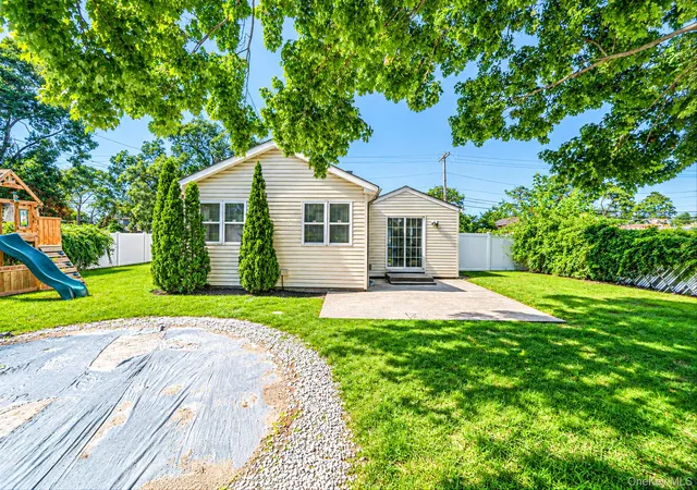 Photo 3 of Single family home for sale at 370 Grand Blvd, Babylon, NY 11729 | MLS# 1051327 | Listing updated on 2026-09-18