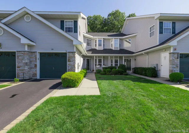 Condo for sale at 31 Willow Wood Dr, Brookhaven, NY 11733 | MLS# 1051337