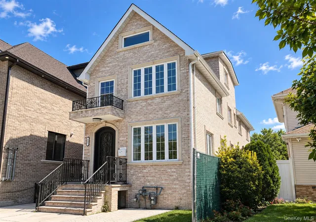 Photo 3 of Multi family home for sale at 7 17 College Pl, New York, NY 11356 | MLS# 1051355 | Listing updated on 2026-09-17