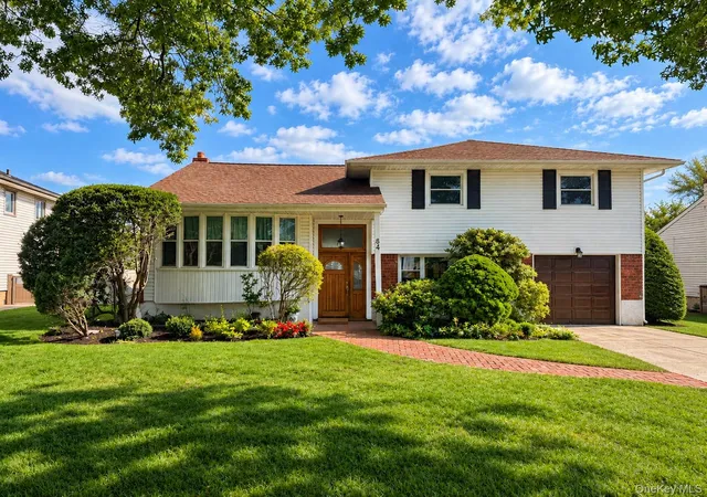 Single family home for sale at 84 Robby Ln, North Hempstead, NY 11040 | MLS# 1051360