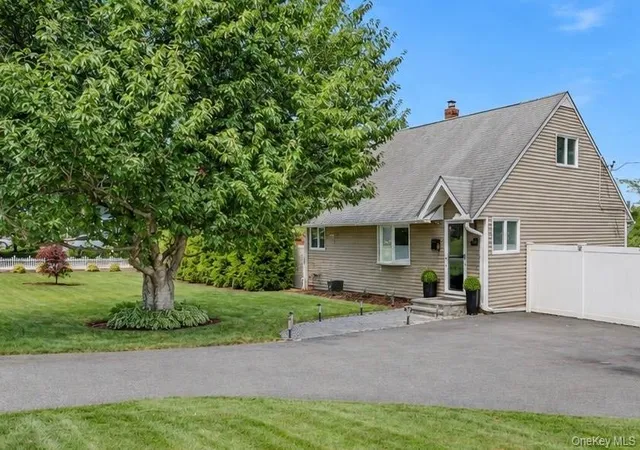 Photo 1 of Single family home for sale at 11 Jean Ln, Greenburgh, NY 10530 | MLS# 1051389 | Listing updated on 2026-09-18