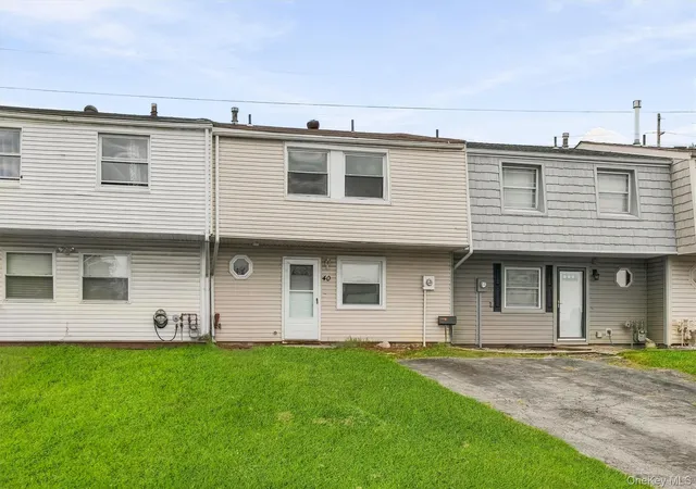 Photo 4 of Single family home for sale at 40 Silo Ln, Wallkill, NY 10940 | MLS# 1051393 | Listing updated on 2026-09-19