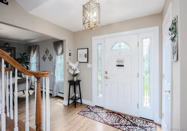 Photo 4 of Single family home for sale at 53 Upper Sheep Pasture Rd, Brookhaven, NY 11733 | MLS# 1051404 | Listing updated on 2026-09-29