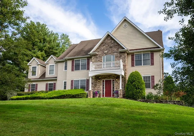 Photo 1 of Single family home for sale at 2 Heritage Pl, Orangetown, NY 10983 | MLS# 1051416 | Listing updated on 2026-09-17