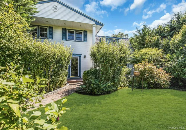 Photo 3 of Single family home for sale at 64 Amy Dr, Islip, NY 11782 | MLS# 1051436 | Listing updated on 2026-09-23