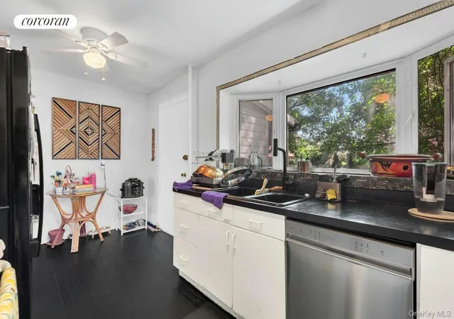 Photo 3 of House for sale at 20-27 31 Street, New York, NY 11105 | MLS# 1051441 | Listing updated on 2026-09-18