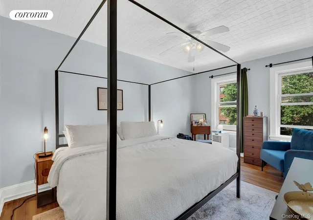 Photo 4 of House for sale at 20-27 31 Street, New York, NY 11105 | MLS# 1051441 | Listing updated on 2026-09-18