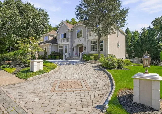 Photo 2 of Single family home for sale at 18 King Arthur Ct, Clarkstown, NY 10956 | MLS# 1051444 | Listing updated on 2026-09-23