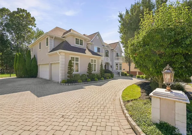 Photo 3 of Single family home for sale at 18 King Arthur Ct, Clarkstown, NY 10956 | MLS# 1051444 | Listing updated on 2026-09-23