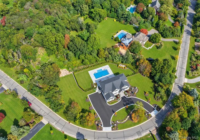 Photo 3 of Mansion for sale at 25 Jareds Path, Brookhaven, NY 11719 | MLS# 1051454 | Listing updated on 2026-10-06