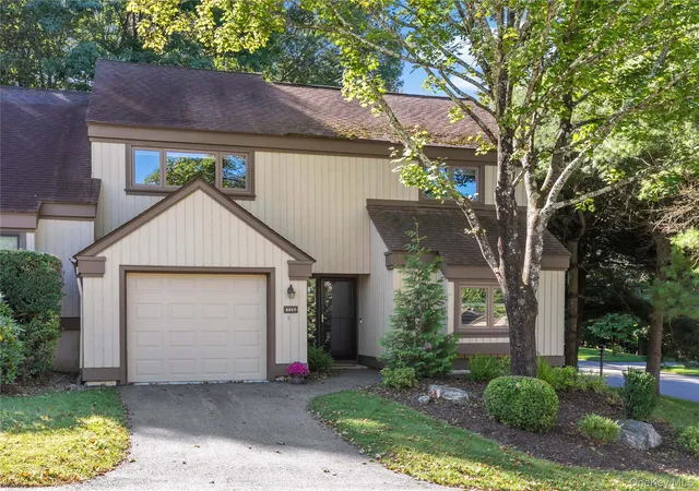 Photo 1 of Condo for sale at 606 Heritage Hills #F, Somers, NY 10589 | MLS# 1051466 | Listing updated on 2026-10-03