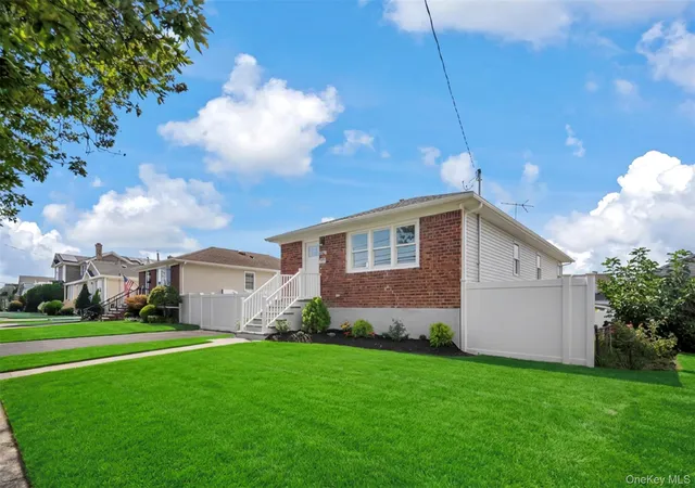 Photo 3 of Single family home for sale at 3280 Elliott Blvd, Hempstead, NY 11572 | MLS# 1051482 | Listing updated on 2026-09-19