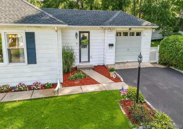 Photo 3 of Single family home for sale at 9 Whittier Ave, Cortlandt, NY 10567 | MLS# 1051498 | Listing updated on 2026-10-07