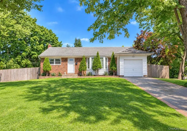 Photo 2 of Single family home for sale at 1 Azealia Ct, Huntington, NY 11725 | MLS# 1051506 | Listing updated on 2026-10-03