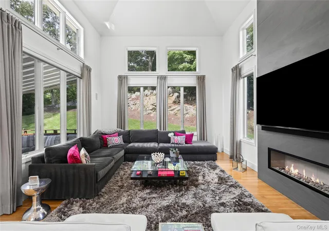 Photo 4 of Single family home for sale at 32 Buckout Rd, Harrison, NY 10604 | MLS# 1051518 | Listing updated on 2026-09-29