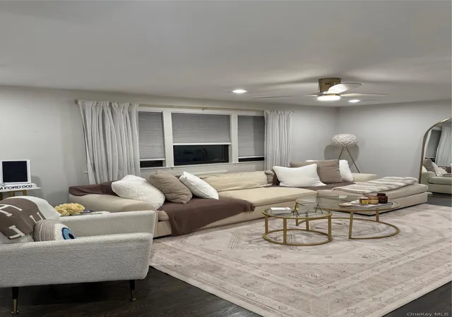 Listing Photo 4 - Condo for sale in building located at 723 Wantagh Ave, Hempstead, NY 11793