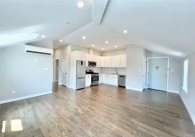 Photo 3 of Condo for sale at 56 75 136th Street #3B, New York, NY 11354 | MLS# 1051526 | Listing updated on 2026-09-16