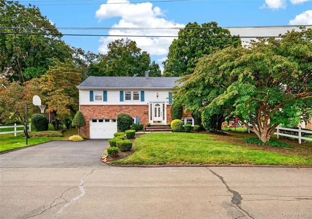 Photo 2 of Single family home for sale at 32 Sengstacken, Stony Point, NY 10980 | MLS# 1051528 | Listing updated on 2026-09-27