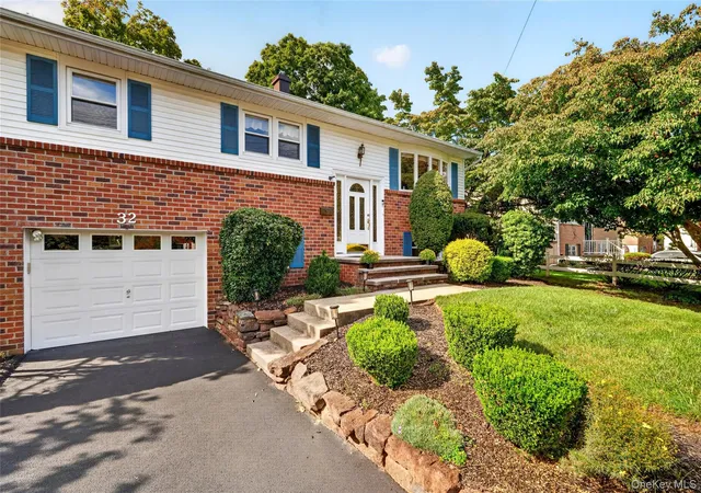 Photo 4 of Single family home for sale at 32 Sengstacken, Stony Point, NY 10980 | MLS# 1051528 | Listing updated on 2026-09-27