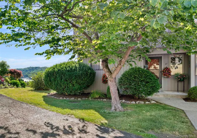 Photo 2 of Single family home for sale at 47 Rondout Harbor, Esopus, NY 12466 | MLS# 1051574 | Listing updated on 2026-09-24