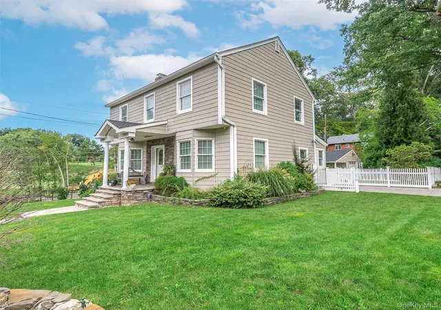 Photo 3 of Single family home for sale at 30 Waverly St, Oyster Bay, NY 11545 | MLS# 1051579 | Listing updated on 2026-10-09