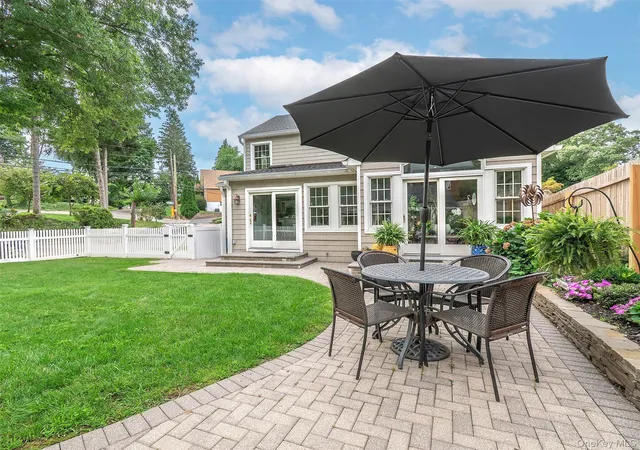 Photo 4 of Single family home for sale at 30 Waverly St, Oyster Bay, NY 11545 | MLS# 1051579 | Listing updated on 2026-10-09