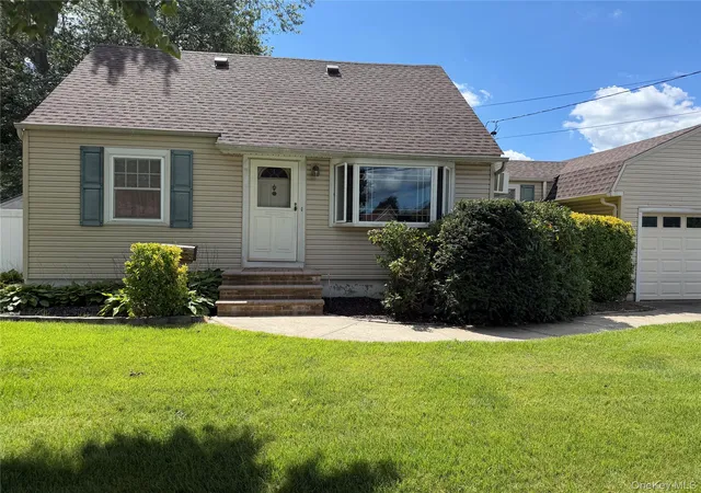 Photo 1 of Single family home for sale at 1 Higbie Dr, Islip, NY 11795 | MLS# 1051595 | Listing updated on 2026-09-22