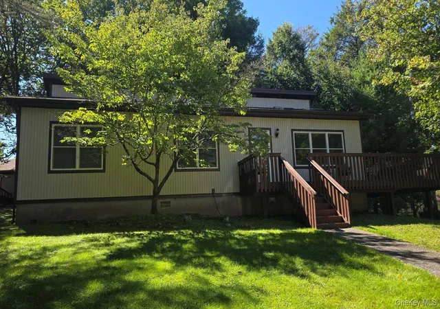 Photo 2 of Single family home for sale at 6 Bristol Ln, Thompson, NY 12701 | MLS# 1051598 | Listing updated on 2026-10-09