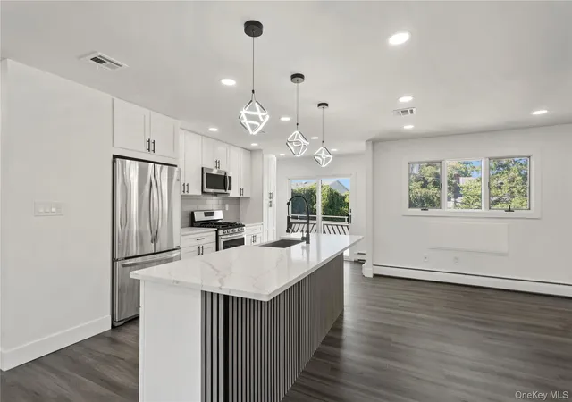 Photo 1 of Single family home for sale at 8 Gale Dr, Hempstead, NY 11581 | MLS# 1051599 | Listing updated on 2026-09-18