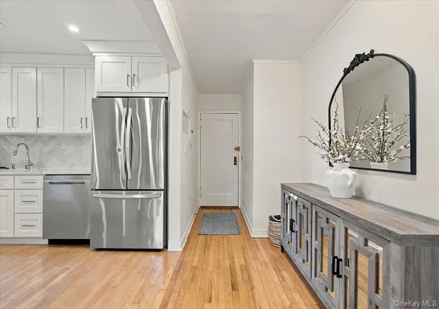 Photo 3 of Condo for sale at 3 Whitehall Rd #21, Eastchester, NY 10709 | MLS# 1051614 | Listing updated on 2026-10-04