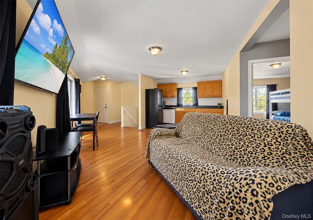 Photo 2 of House for sale at 577 Aztec Pl, New York, NY 11691 | MLS# 1051620 | Listing updated on 2026-09-17