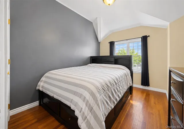 Photo 4 of House for sale at 577 Aztec Pl, New York, NY 11691 | MLS# 1051620 | Listing updated on 2026-09-17
