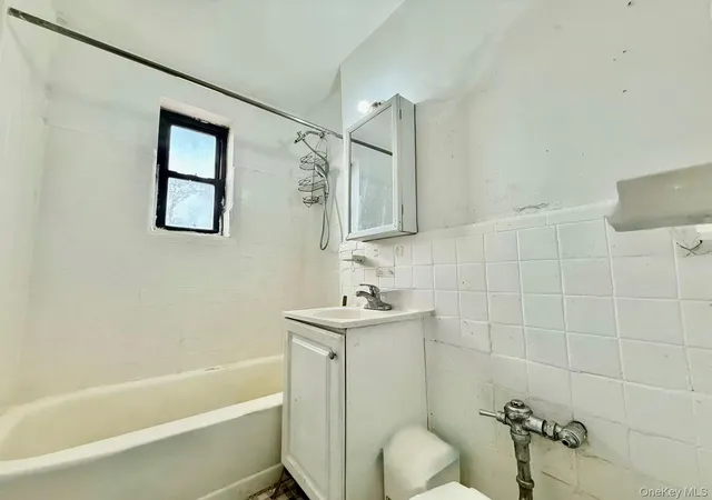 Photo 4 of House for sale at 4410 Macnish St #1G, New York, NY 11373 | MLS# 1051622 | Listing updated on 2026-09-17