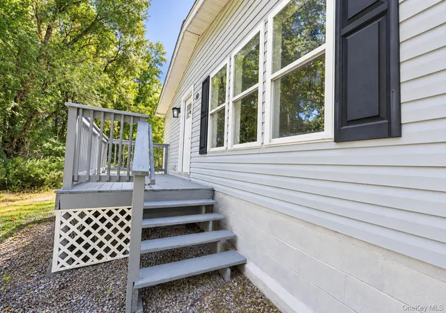Photo 2 of Single family home for sale at 10 Spike Horn Rd, Saugerties, NY 12477 | MLS# 1051630 | Listing updated on 2026-10-04
