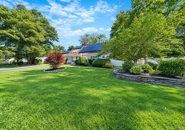 Photo 3 of Single family home for sale at 17 Fenwick Ave, Brookhaven, NY 11738 | MLS# 1051639 | Listing updated on 2026-10-08