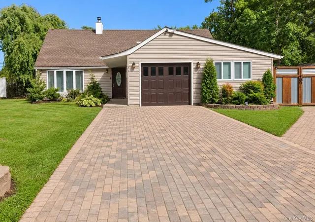 Photo 2 of Single family home for sale at 39 Split Cedar Dr, Islip, NY 11749 | MLS# 1051641 | Listing updated on 2026-10-01