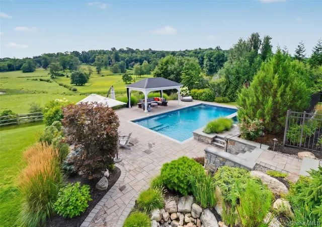 Photo 2 of Single family home for sale at 17 Country Holw Dr, Amawalk, NY 10501 | MLS# 1051654 | Listing updated on 2026-10-07