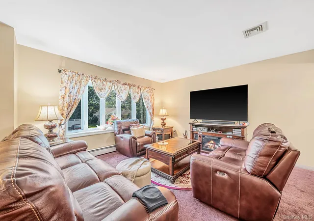Photo 2 of Single family home for sale at 201 Overton St, Babylon, NY 11729 | MLS# 1051672 | Listing updated on 2026-09-20