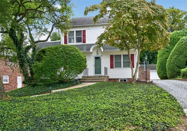 Photo 2 of Multi family home for sale at 432 W Main St, Huntington, NY 11743 | MLS# 1051682 | Listing updated on 2026-09-20