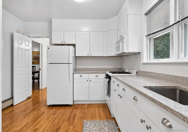 Photo 4 of House for sale at 432 W Main St, Huntington, NY 11743 | MLS# 1051682 | Listing updated on 2026-09-20